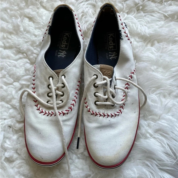 Keds White and Red Sneakers baseball - New York Yankees - Picture 1 of 6